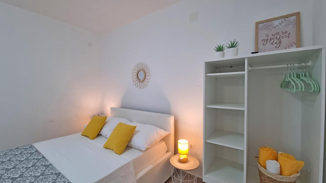 Apartmani Pavlovic Krk Town Eksteriør bilde