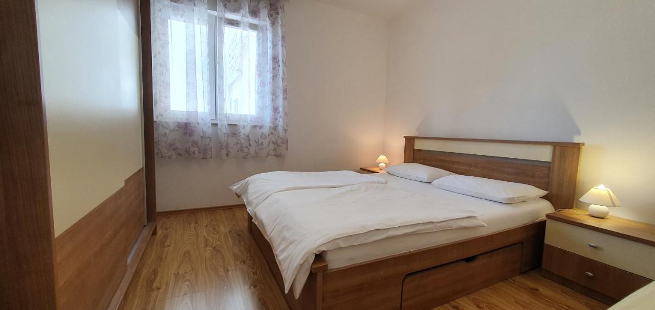 Apartmani Pavlovic Krk Town Eksteriør bilde