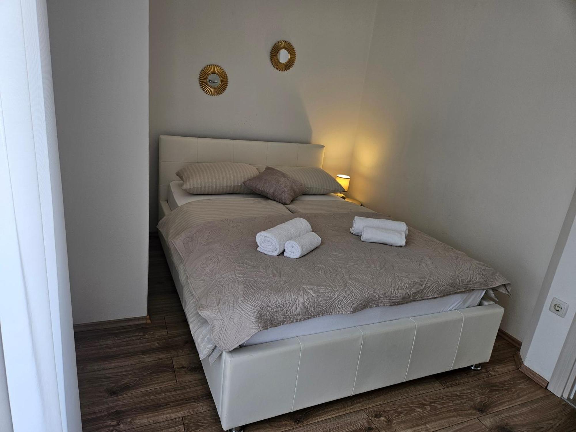 Apartmani Pavlovic Krk Town Eksteriør bilde