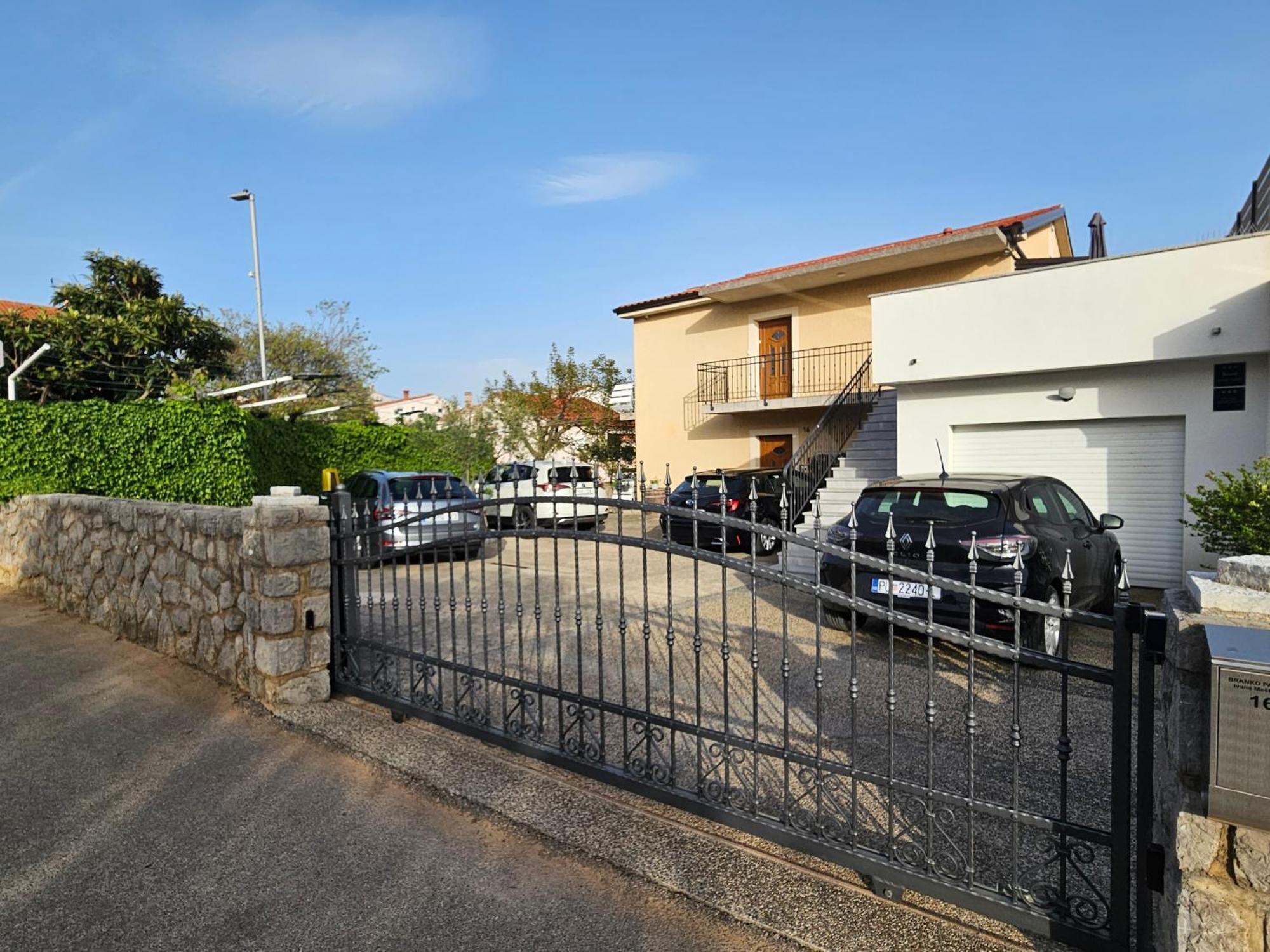 Apartmani Pavlovic Krk Town Eksteriør bilde